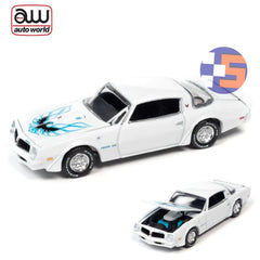 Auto World - 1:64 - 1976 Pontiac Firebird T/A (Cameo White)