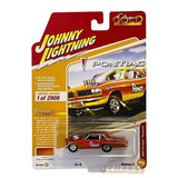 Johnny Lightning - 1:64 - 1963 Pontiac Tempest (Funny Farmer) - Orange & Gold - Classic Gold Collection